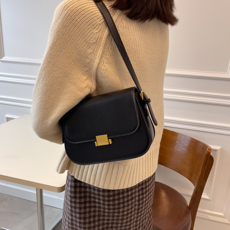 Bag pequeño para mujeres 2024 nuevo retro simple bolso de tofu axilar de textura superior nicho estilo extranjero bolso de hombro simple