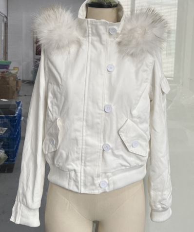 탈부착 가능한 퍼 칼라 숏 기장 일체형 후드 재킷 - 화이트