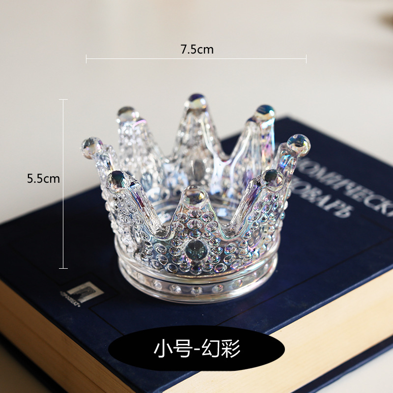 Ins式の軽い豪華なネックレスの指輪は皿のガラスのレリーフの燭台のクラウンの金の工芸の装飾の小さい置物を収納します。|undefined