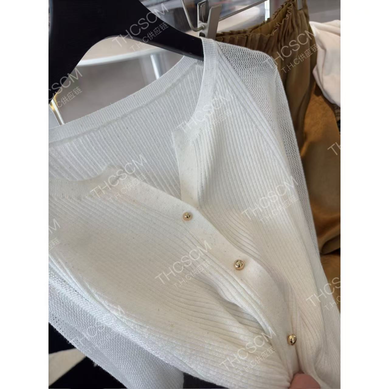 25秋冬 フレンチライトラグジュアリー IR肌触りシルクウールスパンコール糸Vネックスリム長袖ニットカーディガン