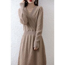 2022秋冬新款V领长袖套头纯羊毛长款针织裙时尚收腰百搭款连衣裙