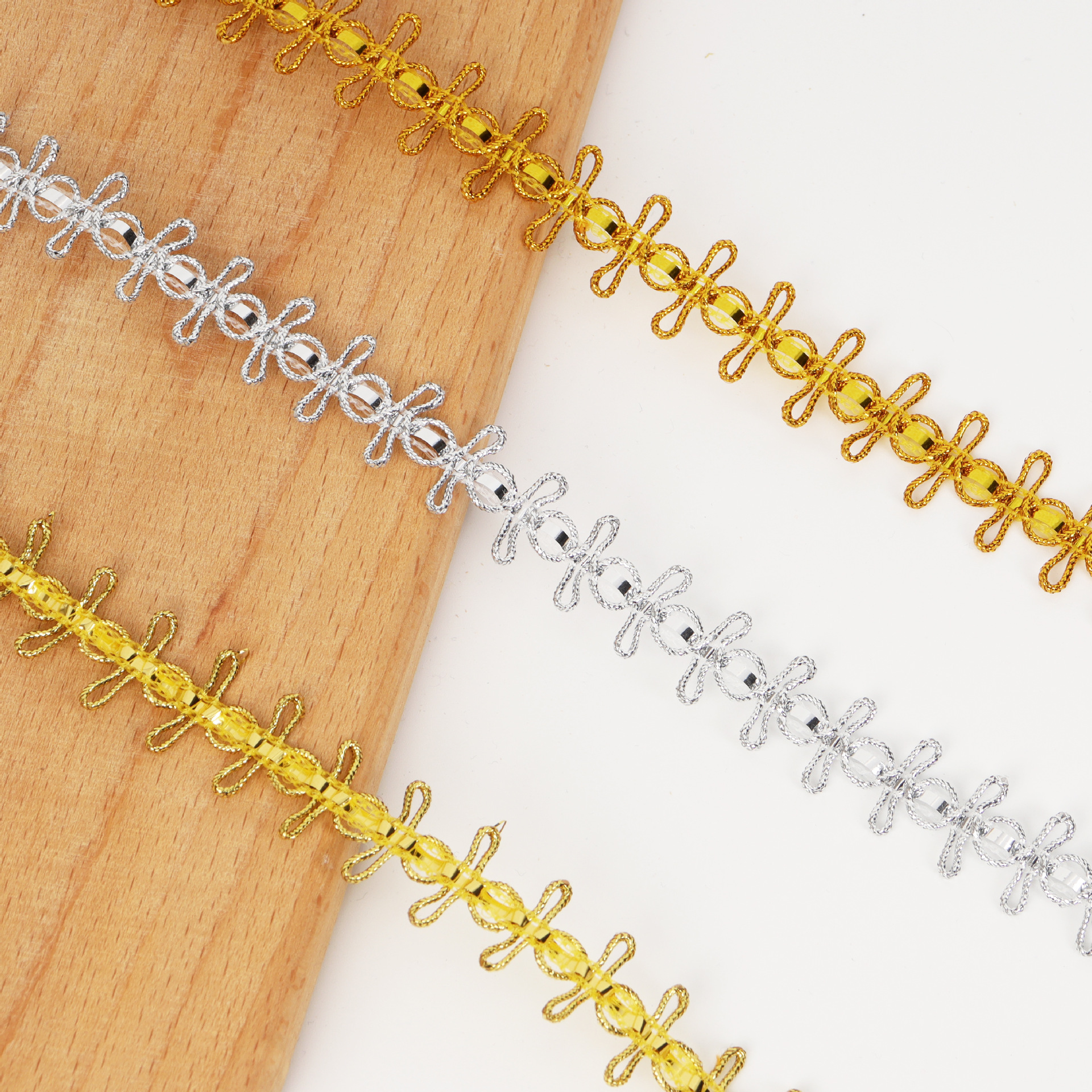 Fábrica directa suministro spot de 2cm de oro y plata encaje ropa accesorios de prendas de vestir decoración de suministros budistas