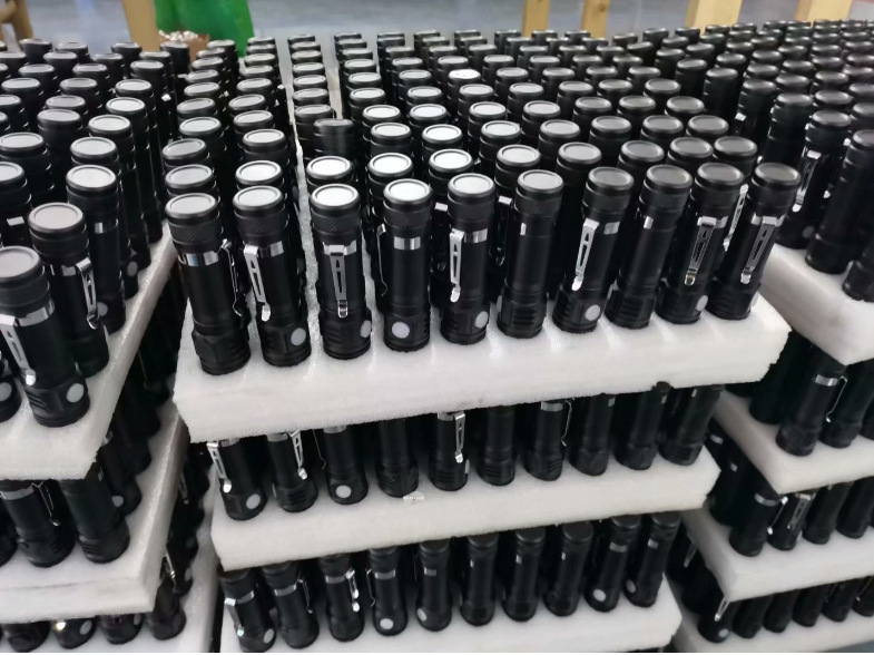 Cross-Border Aluminum Alloy Strong Light Flashlight for Jade Special Purple Light Banknote Detector Lamp 395 Uv Flashlight