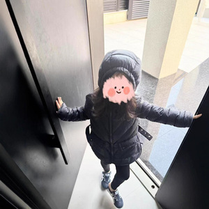 女童纯色连帽棉衣2025冬季新款洋气时髦百搭纯色保暖连帽棉衣潮范