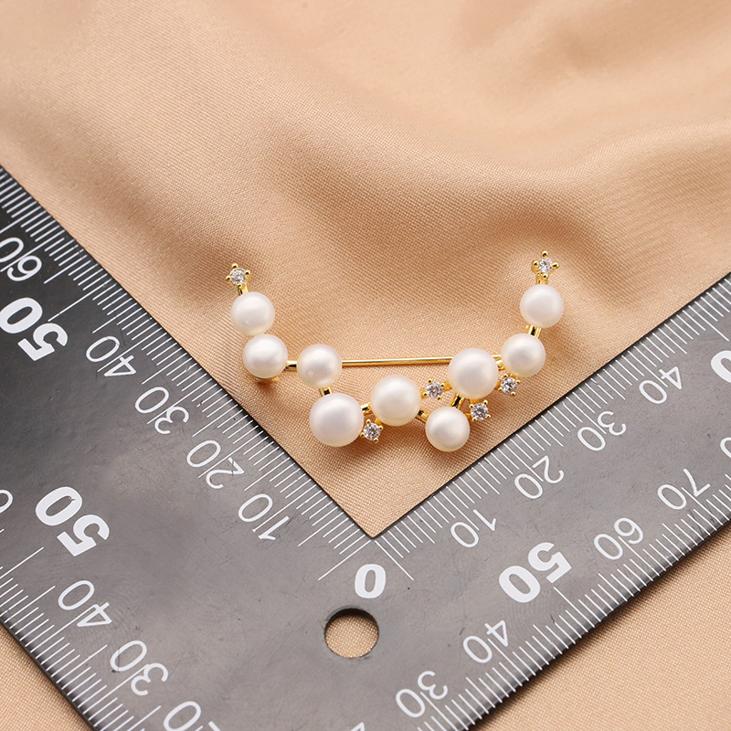 Bienestar Luna Dios perla broche elegante temperamento nicho de alto grado de circón estrella Luna serie ramillete collar pin collar flor image 4
