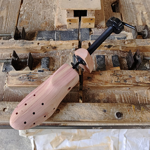 in stock wholesale adjustable cedar shoe last direct selling sophisticated workmanship durable high quality cedar shoe last leather shoe support