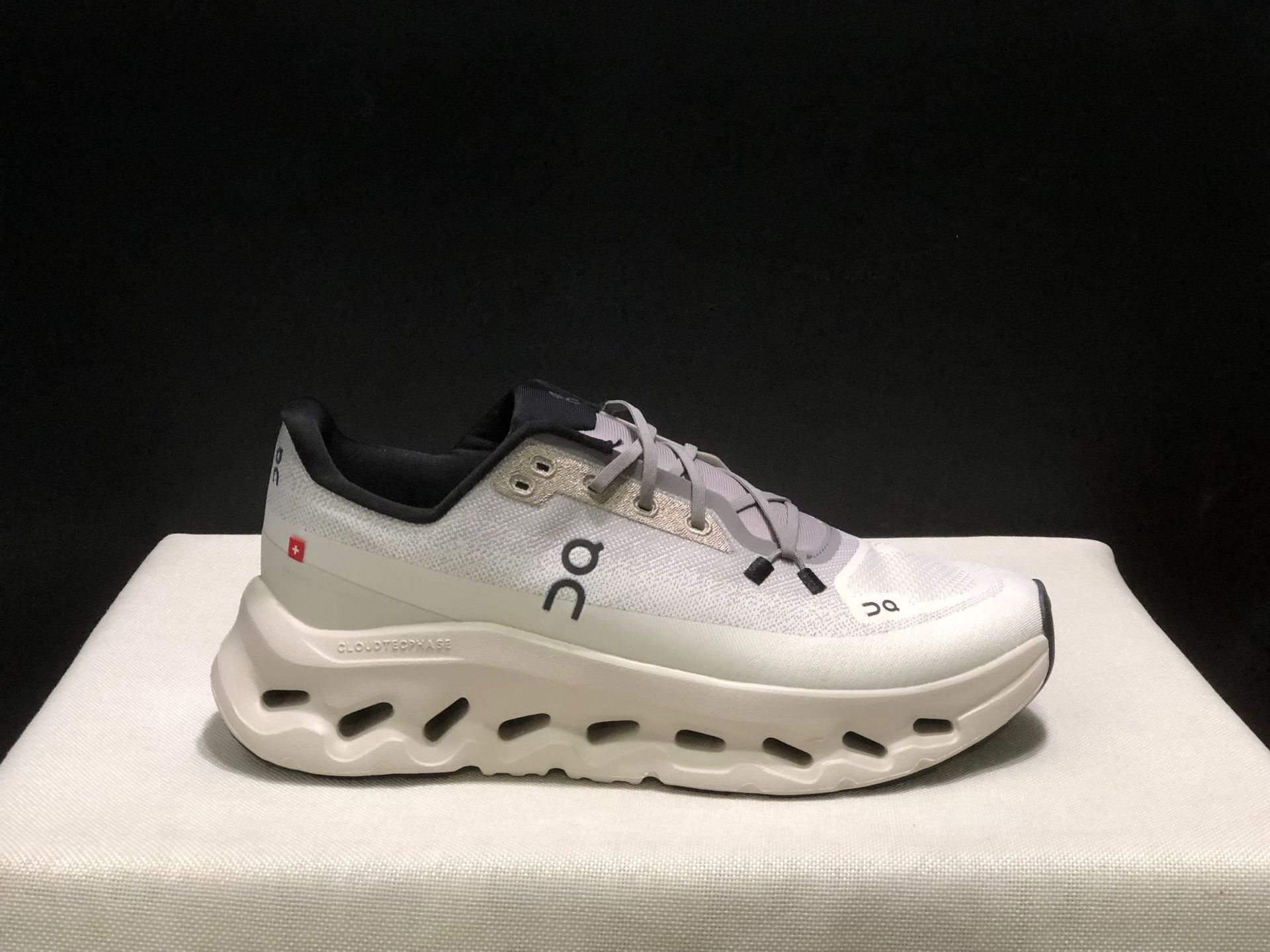 Light gray black 36-45 / 36