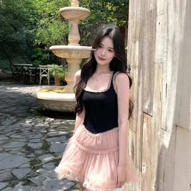 TZ4094法式甜辣妹黑粉拼接设计感连衣裙女夏减龄修身显瘦吊带短裙