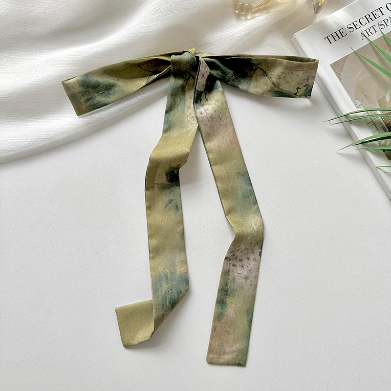 Bufanda larga de seda para mujer 2025 nuevo estilo coreano de alta gama verde verano delgada bufanda de seda lazo para el cabello diadema de bufanda de seda.