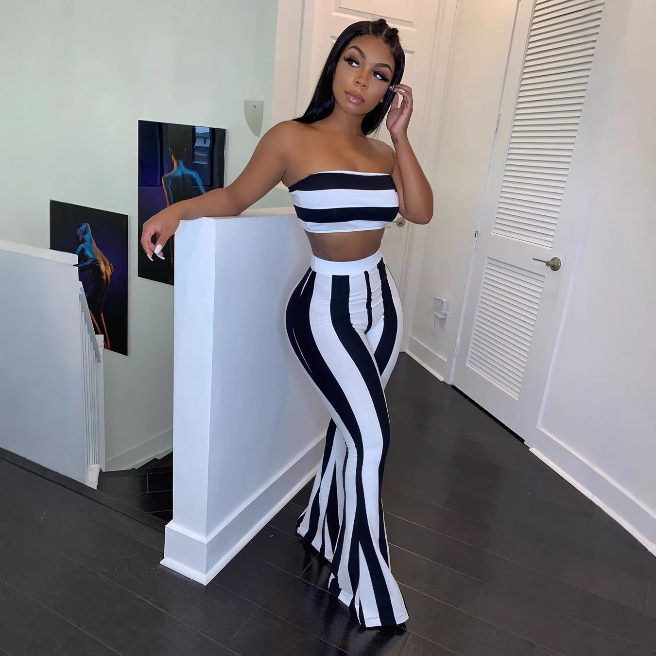 Damenbekleidung: Bandeau-Top und Schlaghose in Bonbonfarben, gestreiftes Set in Schwarz-Weiß, amerikanischer Stil, Frühling, Herbst, Sommer_voghion.com