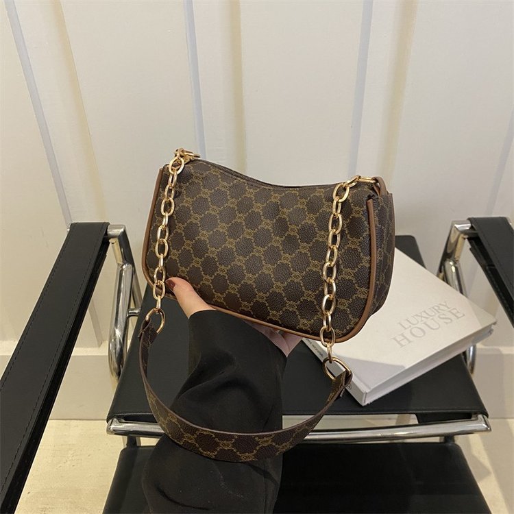 Wholesale European and American retro chain underarm small bags for women 2026 new foreign trade trendy versatile shoulder and crossbody bags