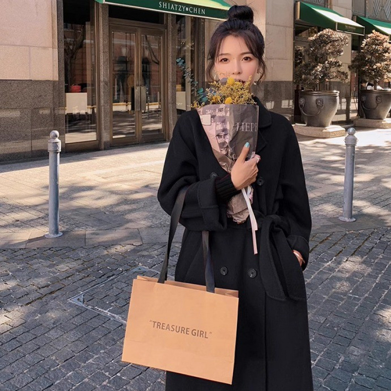검은색
