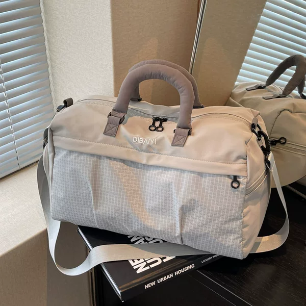 Large-Capacity Short-Distance Travel Bag for Men and Women, Fashionable Portable Waterproof Lightweight Dry and Wet Separation Sports Fitness Bag, Maternity Bag