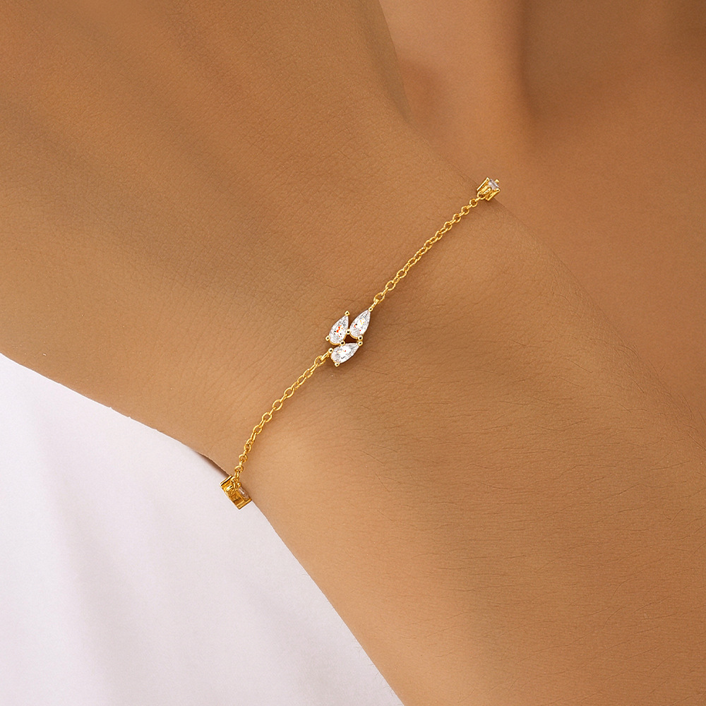 S925 Sterling Silver Water Drop Zircon Vortex Spray Creative Bracelet And Necklace Set   Diamond-Embedded Elegant Jewelry display picture 4