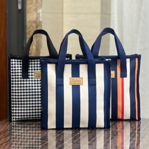 New Japanese and Korean style striped waterproof portable lunch box bag for students to carry at work lunch bag mommy bag tote bag for women