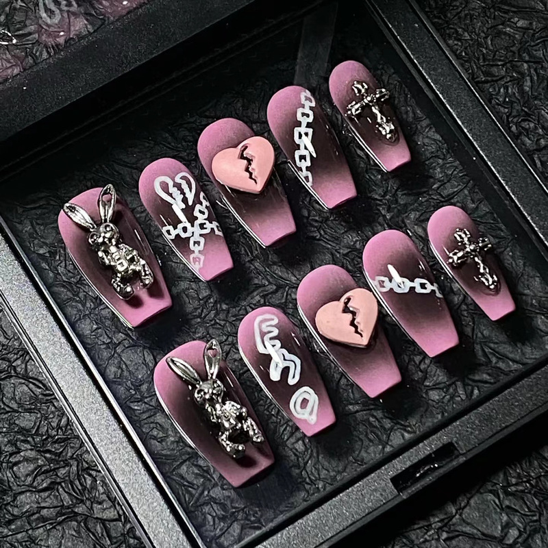 Handmade Wearable Nails, High-end Summer Violent Rabbit Pink Heart Manicure, Black Smudged Cro Heart Fake Nails