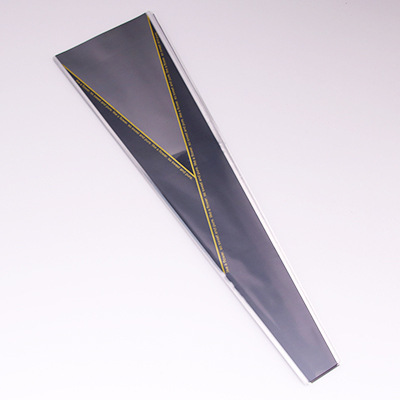 Bolsa de ramo de rosas con hilo dorado mate, bolsa transparente impermeable OPP, suministros para floristería, para el Día de San Valentín chino, con diseño de triángulo dorado y flor individual.