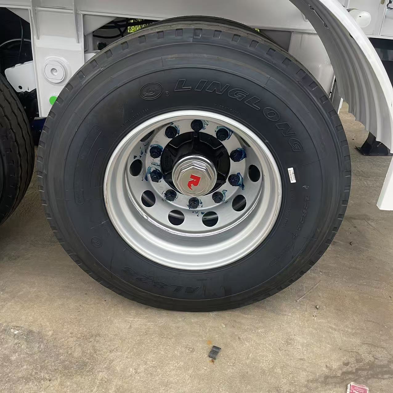 Source Factory Sells U-Shaped 2-Axis Rear-Turning Dump Semi-Trailer for Transporting Sand, Gravel and Coal Trailer, Heavy-Duty and Lightweight