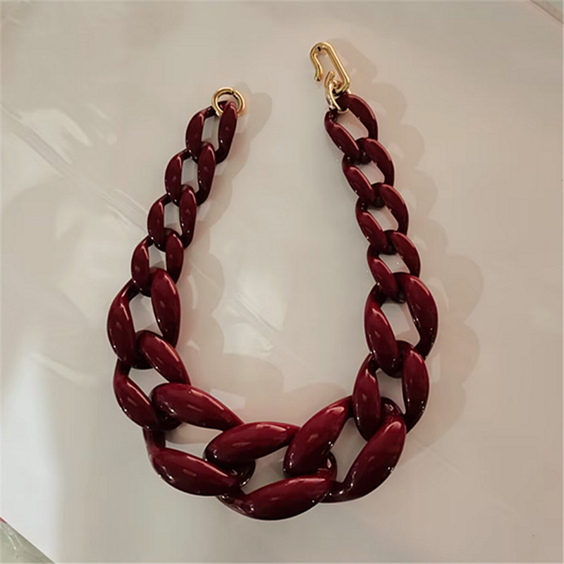 Casual Solid Color Resin Chain Women's Necklace display picture 3