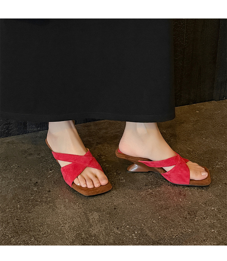 Sandal cao gót nữ quai chéo kiểu Pháp mũi vuông hở ngón, gót xuồng 7 cm — màu đen, Màu da báo, màu vàng, màu đỏ chi tiết 7