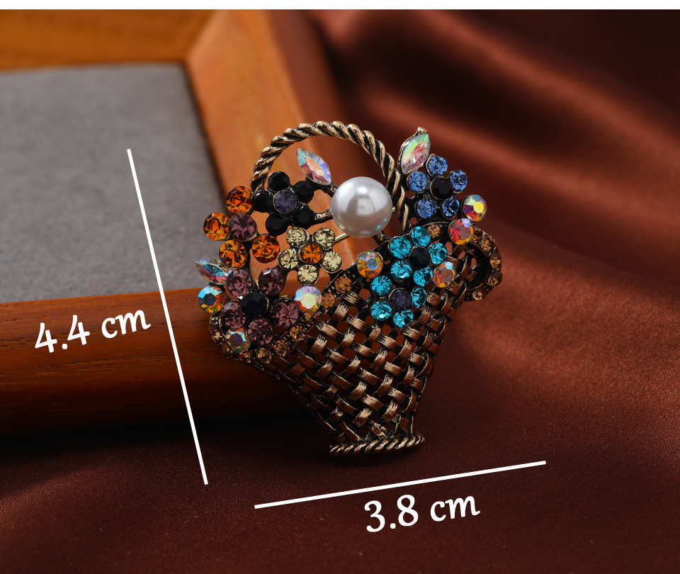 Retro Blume Legierung Inlay Künstlicher Kristall Künstliche Perlen Frau Broschen display picture 2