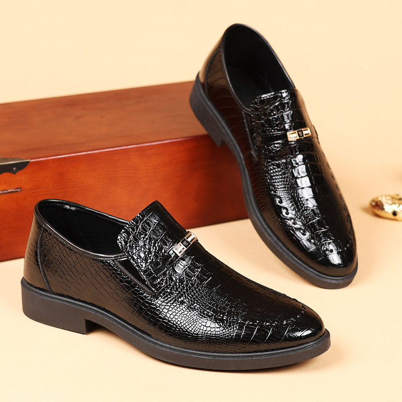 2025 nuevos zapatos de cuero de hombre de ropa formal de negocios de venta transfronteriza, zapatos de hombre casuales de todo fósforo de gran tamaño con estampado de cocodrilo