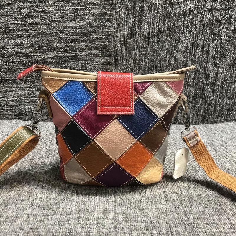 Bunte Schultertasche aus Rindsleder, farblich abgesetzte Beuteltasche für Damen_voghion.com