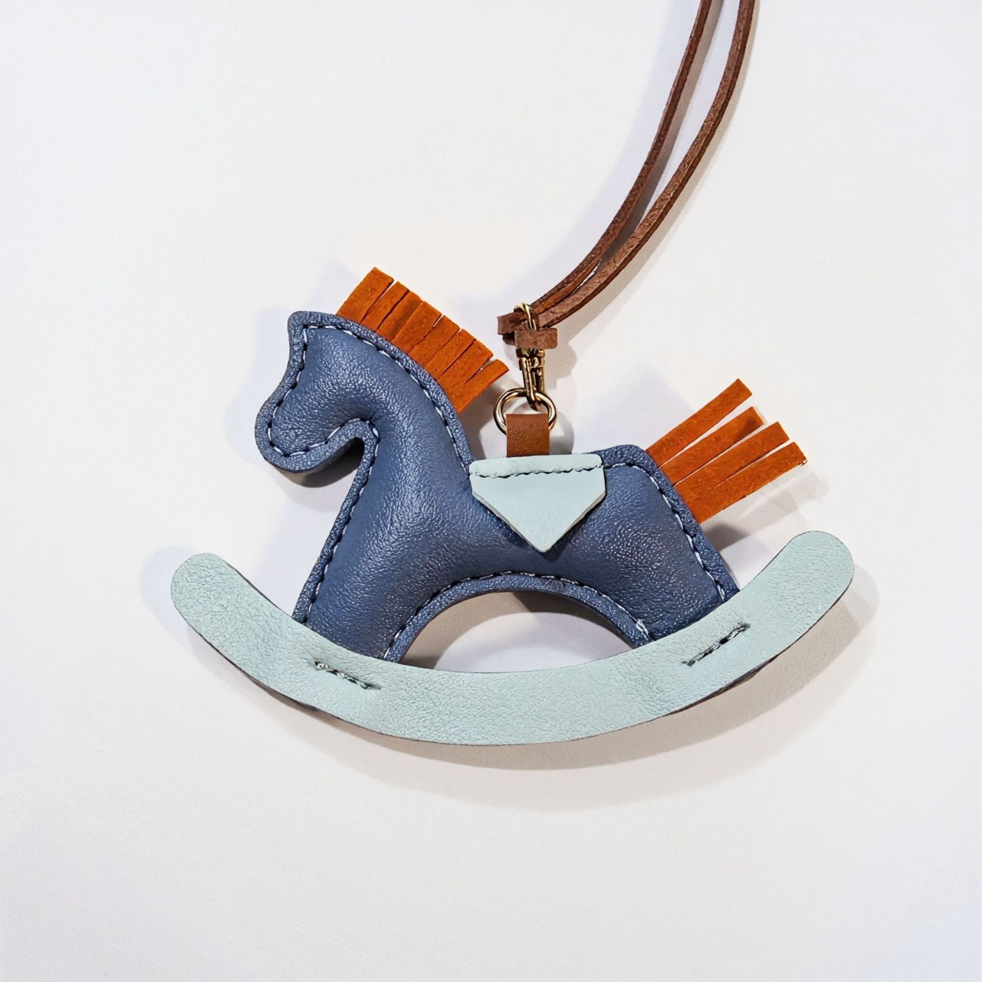 Pony Pendant, Childlike and Cute Leather Pony Car Pendant, High-End, Sweet and Cute Rearview Mirror Pendant Decoration