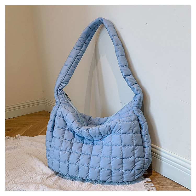 Femmes Grande Nylon Couleur Unie Vêtement De Rue Fermeture Éclair Sac En Forme De Nuage display picture 14