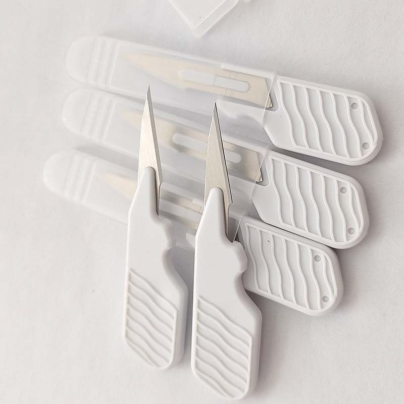 手術シャンク11号特尖プラスチックエッジカット彫刻紙親指プラスチック手術シャンク短塑性シャンクメス|undefined