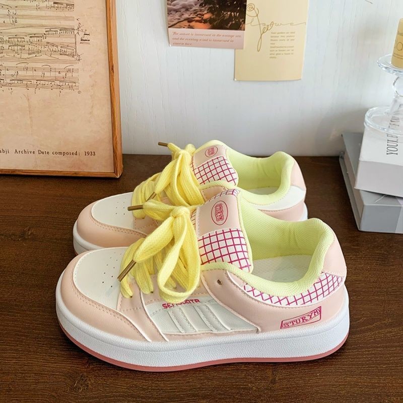 Zapatos de pan, zapatos deportivos ligeros y planos, zapatos blancos para mujeres, verano y otoño de 2025, nuevos zapatos de mujer cómodos y ligeros