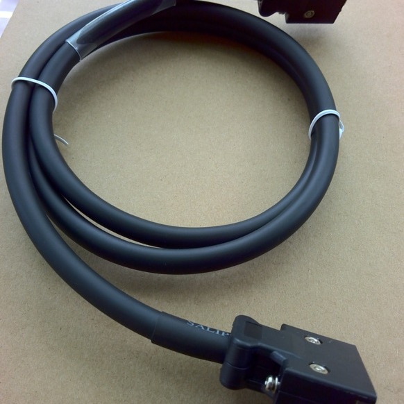 适用三菱伺服驱动器MRJ2与A1715HC MR-J2HBUS1M-A MR-J2HBUS2M-A