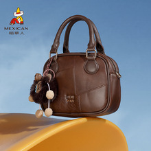 �����˰���Ů�¿�б����ٴ�Ů����ʿ�D���r��С���ͨ�ڰ�Ů��