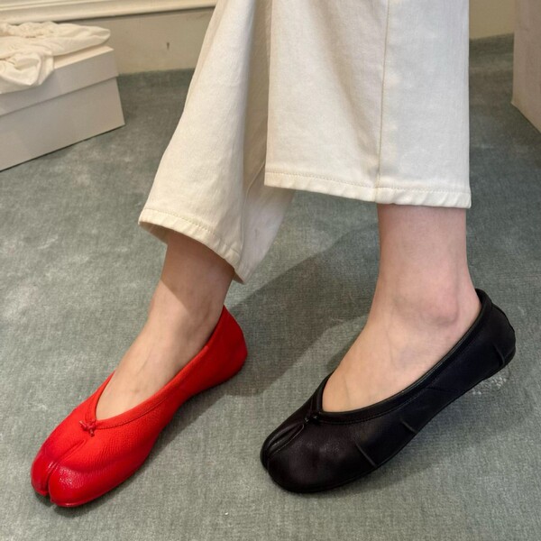Retro exclusive red Tabi