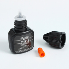 Eyelash extension salon uses grafting lash glue that dries in 2 seconds—practice head model with long-lasting, 60-day hold for secure lash extensions.