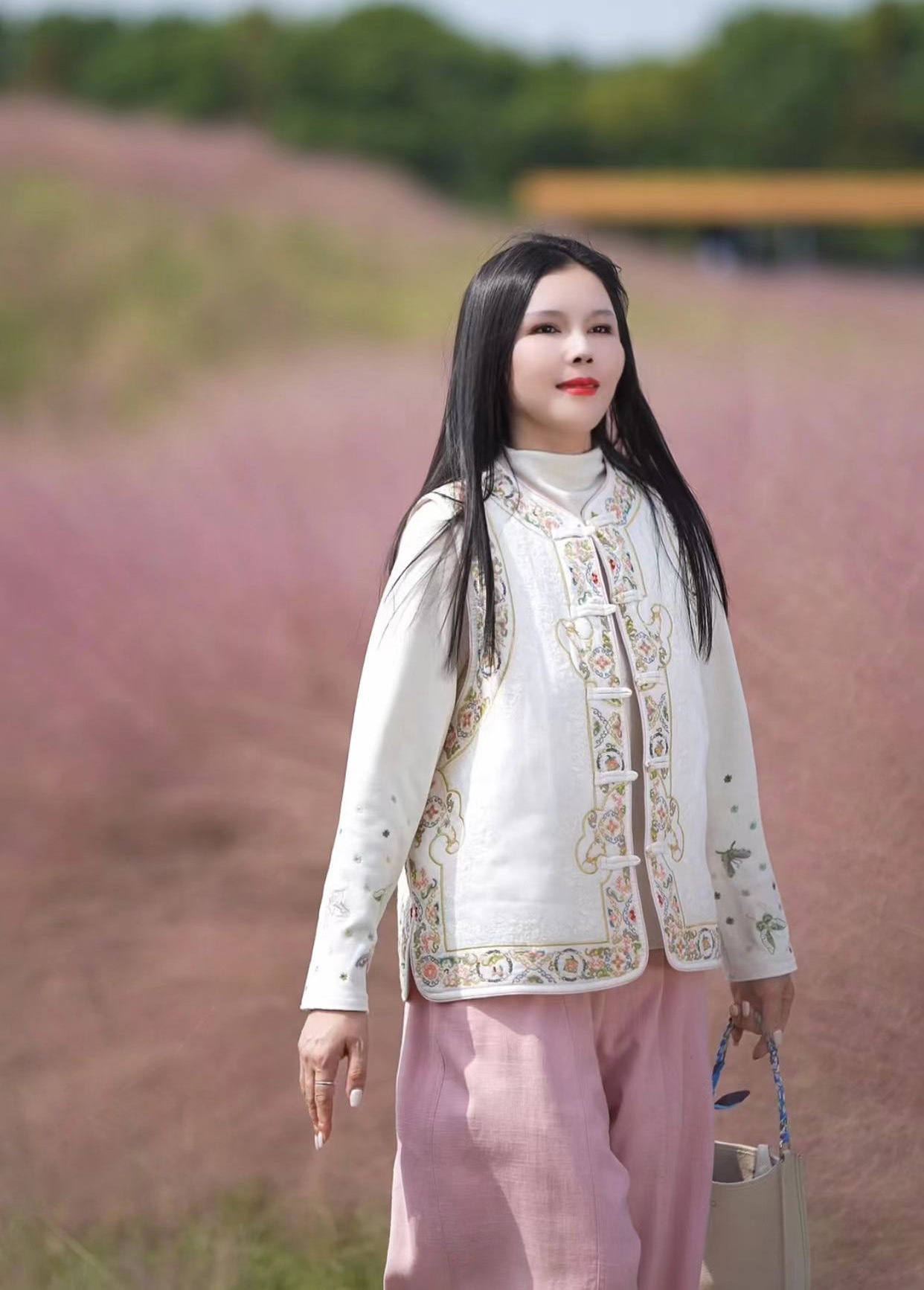 2025 otoño nuevo estilo de estilo chino de la industria pesada bordada collar de botón para mujeres chaleco de algodón ramie chaleco image 6
