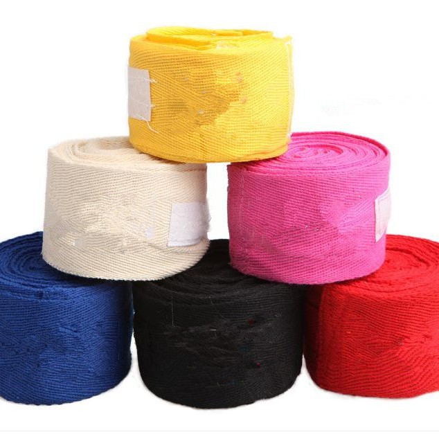 Cotton 2.5m boxing bandage tied with hand band Muay Thai Sanda tied…
