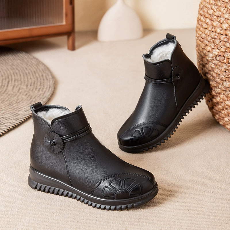 2024 новые зимние мамочки хлопчатобумажные туфли бархатные утолщенные и теплые кожаные сапоги среднего возраста пожилая бабушка кожаные туфли