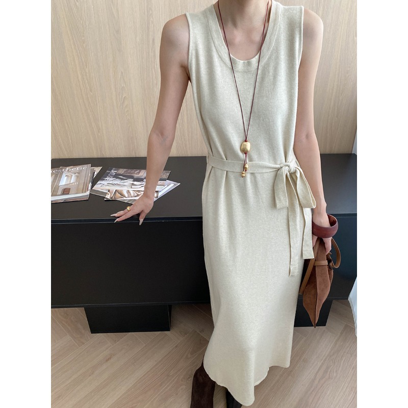 司南随性博主风法式U领含腰带收腰显瘦无袖针织背心裙