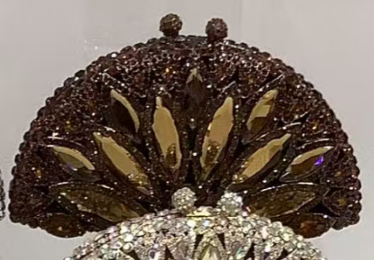 màu nâu