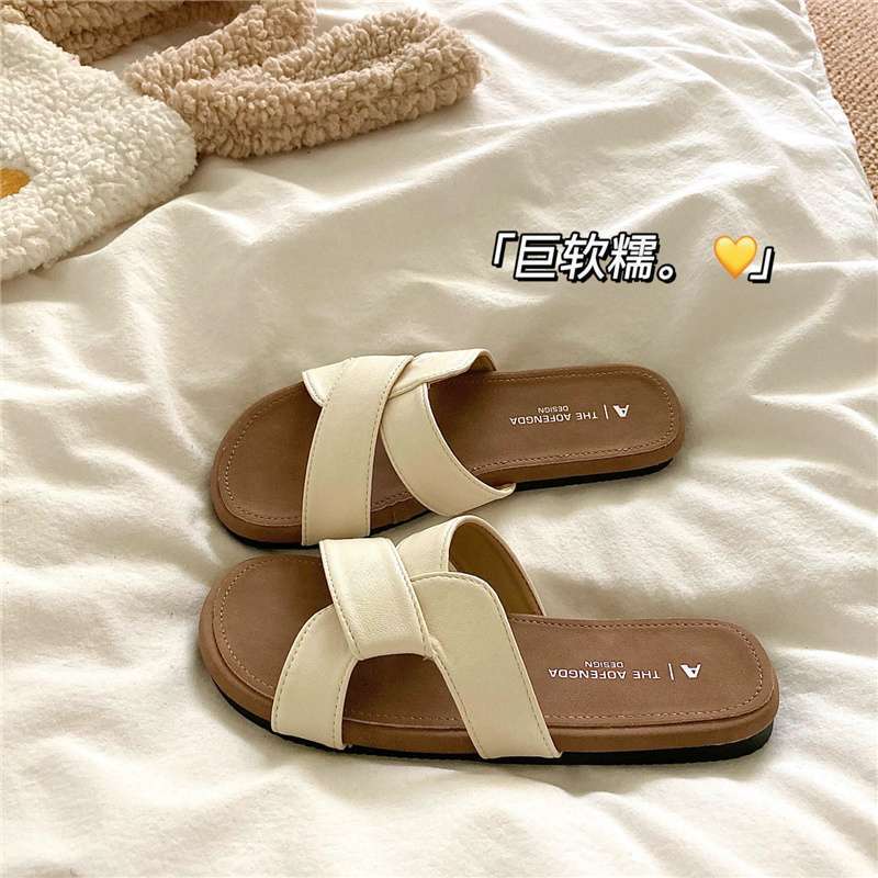 Soft and Waxy Q-Bomb~! Good Texture Niche Twist Cross Slippers for Women Soft Outer Wear Summer Ins Beach Sandals