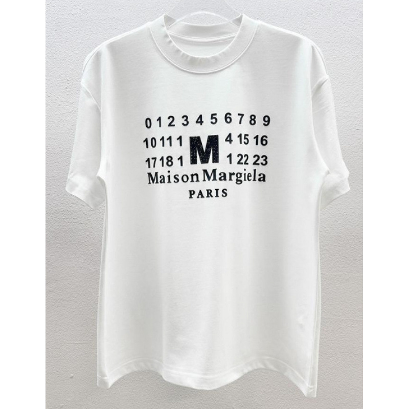 16 (white) / S
