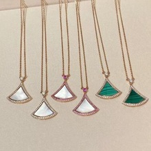 宝家项链裙子项链女白贝母红玉髓满钻镀18k玫瑰金裙摆扇形锁骨链