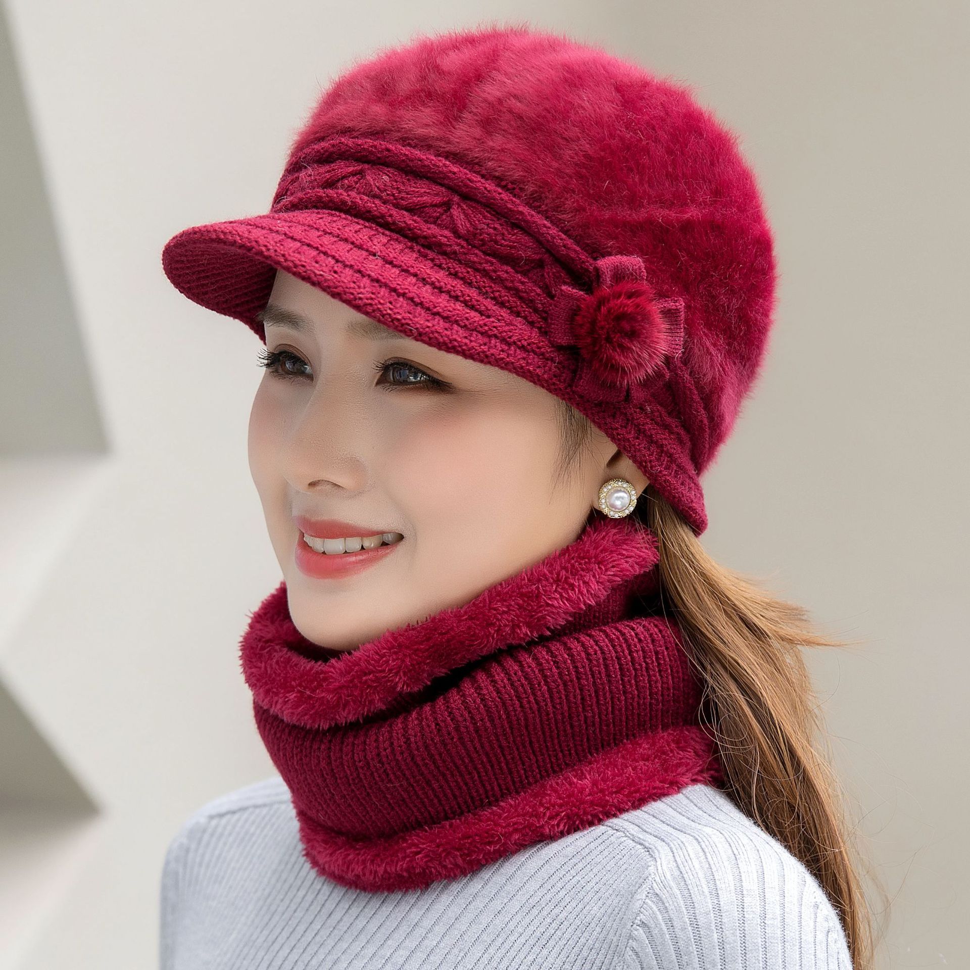 (Light hat) wine red
