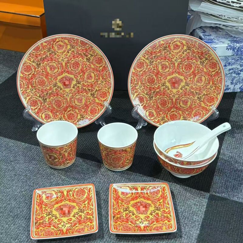 European Medusa Red Green Household Tableware Dinner Plate Rice Bowl Cup Water Cup Table Spoon Set Gift Box Gift European Medusa Red Green Household Tableware Dinner Plate Rice Bowl Cup Water Cup Table Spoon Set Gift Box Gift