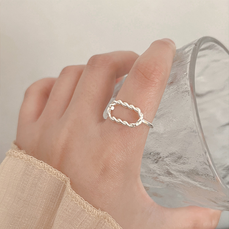 韓国版の不規則な925スターリングシルバーの女性用多用途リング、ニッチなインスタイルのデザイン、色あせしない組み合わせリング