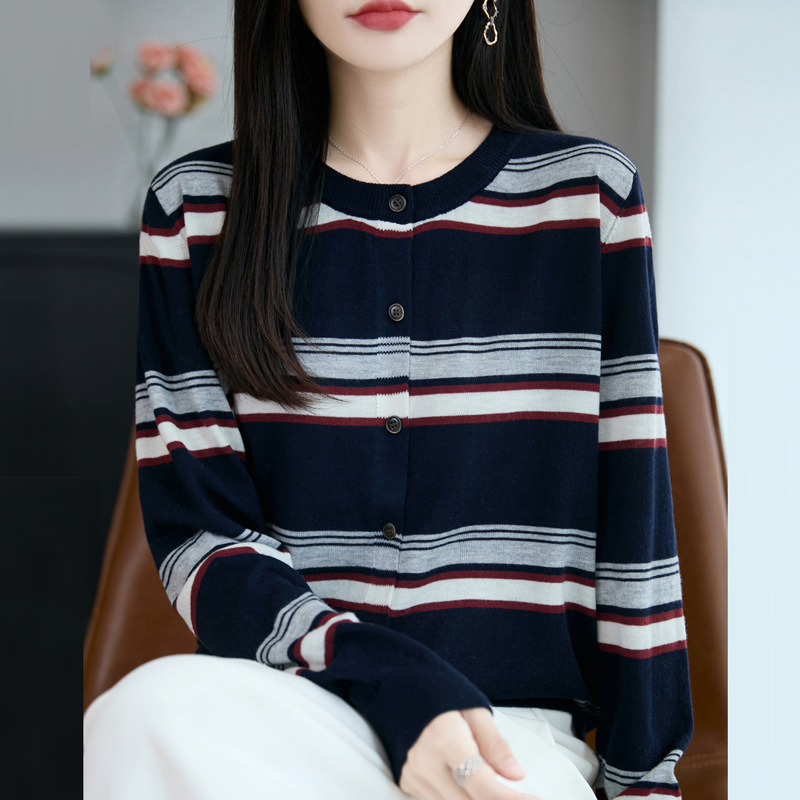 法式设计感撞色条纹针织开衫女新款显瘦宽松毛衣外搭复古女装上衣|undefined