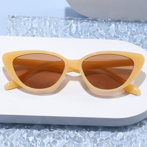 2024 New Retro Triangular Cat-Eye Sunglasses Wholesale Sunglasses Small Frame Women's Sunglasses Men's Sunglasses