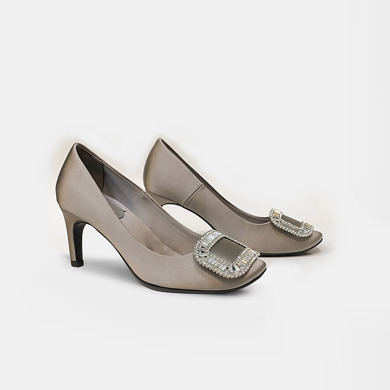 2026 New Model Wang Manni Celebrity Style Rv High Heels with Rhinestone Square Buckle, Round Toe, Satin Shallow Mouth Single Shoes for Women Factory