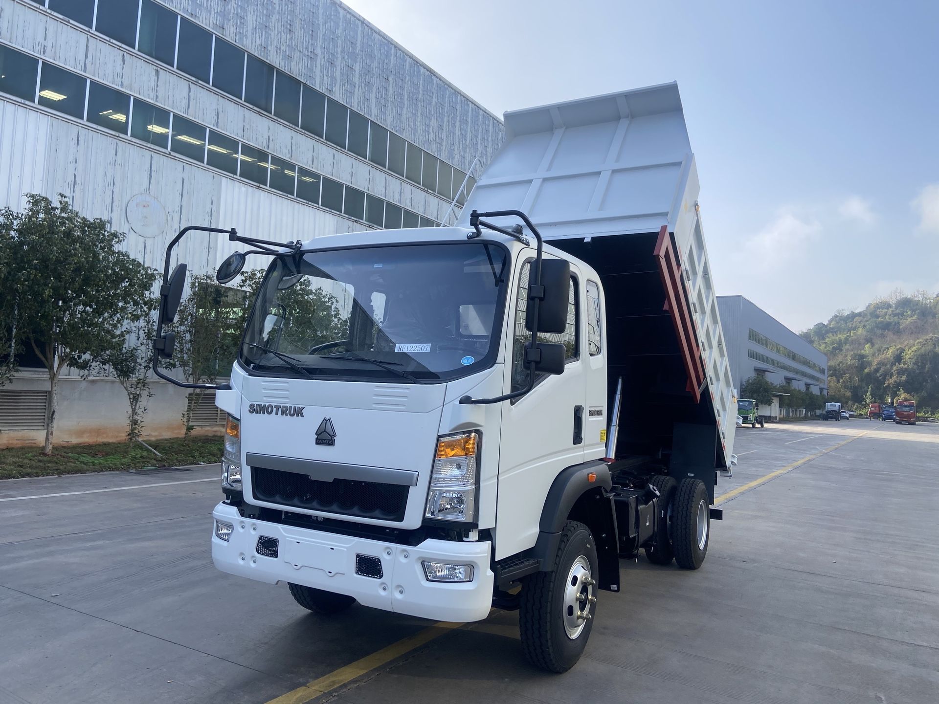 Howo dump truck, small tipper truck, 4x2 soil dump truck, 5-ton 10-ton soil transport vehicle